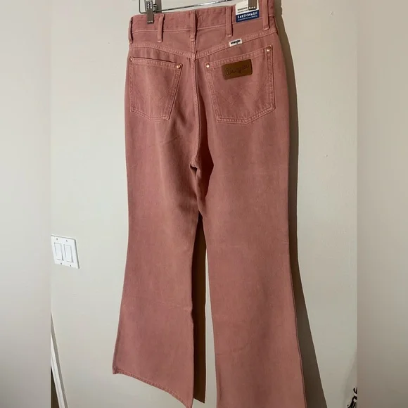 NWT Wrangler Wanderer Flare Jeans Dusty Rose 28x34 - Picture 3 of 6
